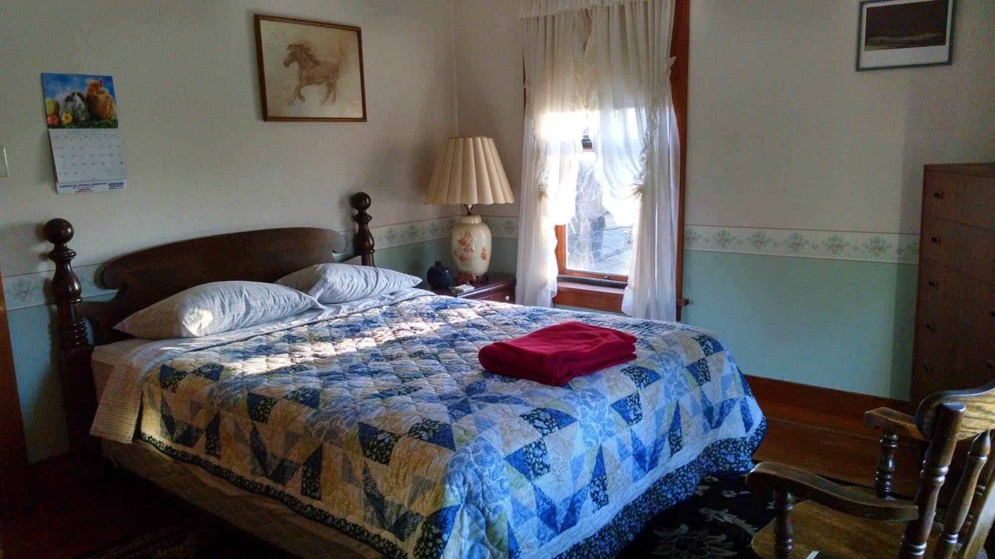 Fish & Loaves Bed And Breakfast Numidia Exterior foto